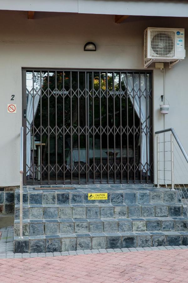 85 Ehmke Guesthouse Mbombela Eksteriør billede