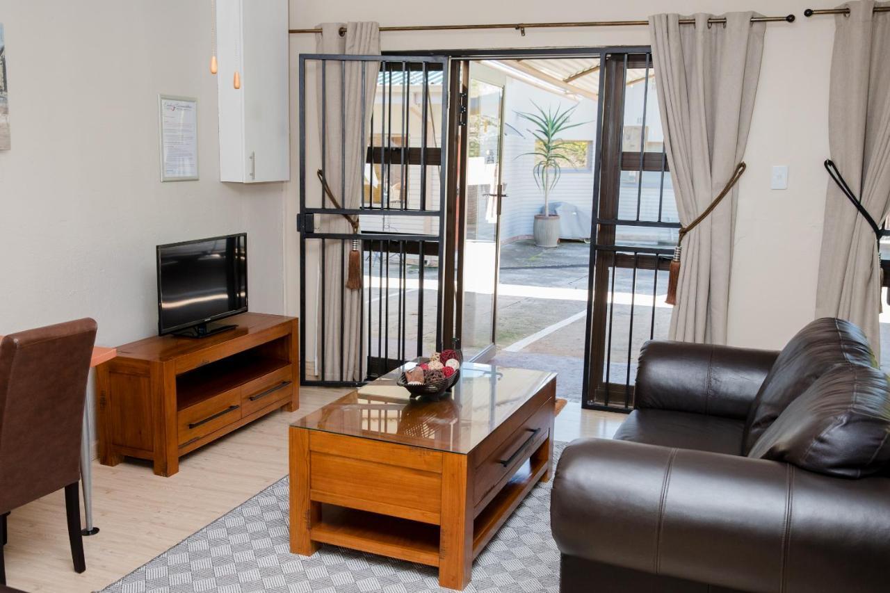 85 Ehmke Guesthouse Mbombela Eksteriør billede